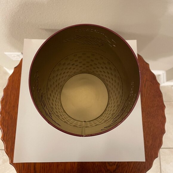 Canadian Club Vintage Imported Whiskey Large Collector’s Tin 1.75 Litre - Picture 9 of 14